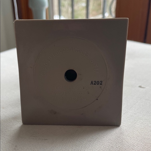 FUNKO Yoda Figurine - Gray 2013 wisecracks bobble head - Picture 6 of 6